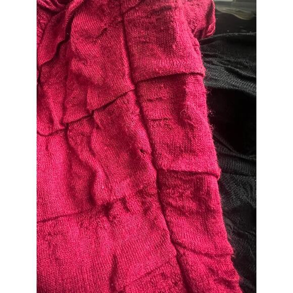 Lisa Bayne Top Shirt Medium Asymmetrical Color Clock Crinkle Button Red Black - Picture 2 of 8